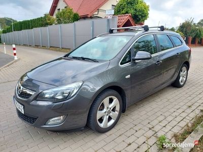 OPEL ASTRA 1,4 T 140KM bezwypadkowa 2012 cosmo kombi serwisowana