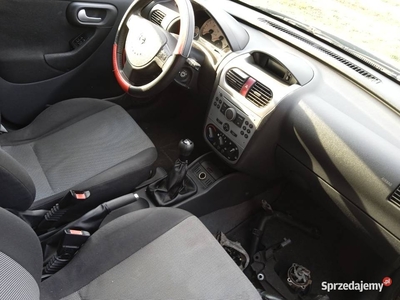 Opel Corsa C 1.3 cdti z uszkodzonym silnikiem