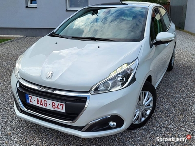 Peugeot 208 1.2 82km * PANORAMA * LEDY * NAVI