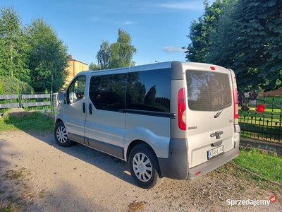 Renault Trafic 9 osobowy