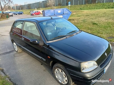 sprzedam renault clio 1,4 benzyna klimatyzacja