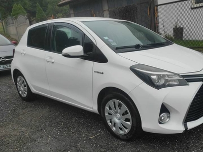 Toyota yaris hybryda 2015r