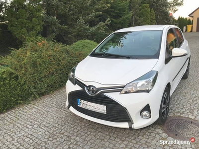 Toyota YARIS SPRINT+ 99KM poj. 1329 kamera cofania klima AUTO jak NOWE