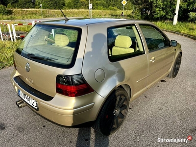 Volkswagen Golf IV 2.3 V5