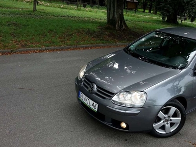 Volkswagen Golf V Hatchback 1.6 i 102KM 2008