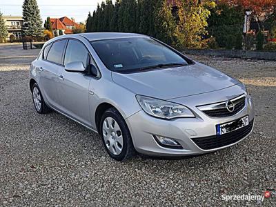 OPEL ASTRA 2011 ROK 1.7 CDTI