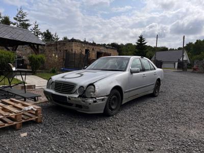 Mercedes E Klasa 210 bez silnika