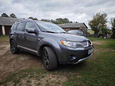 Mitsubishi Outlander 7 os. 4x4