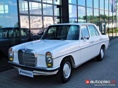 Mercedes-Benz 220