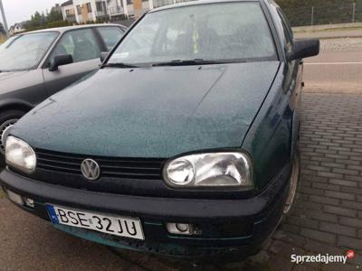 Volkswagen Golf 1.6 benzyna