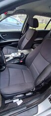 BMW E91 318D TOURING 2009