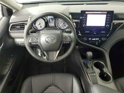 Camry SE