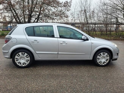 Opel astra 1.8 benzyna