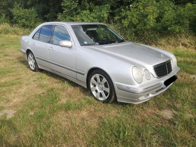 Używane Mercedes-Benz Klasa E - 10 900 PLN, 217 000 km, 2000