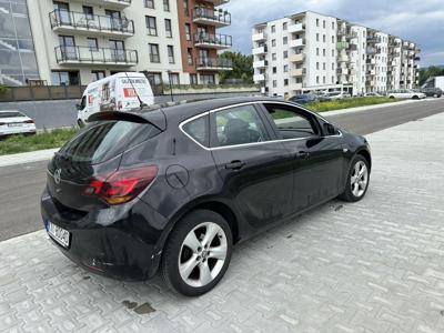 Używane Opel Astra - 21 500 PLN, 212 000 km, 2010