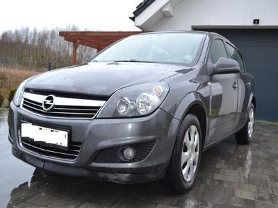 Używane Opel Astra - 14 500 PLN, 250 000 km, 2011