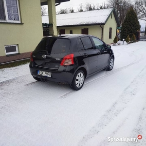 Ładna,czarna, Toyota Yaris 1,3 z LPG pieciodrzwiowa