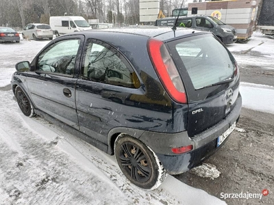 Corsa C 1.2 sprawna zimowe opony ważne opłaty 2001