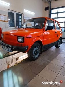 Fiat 126p z 1985 roku- mandarynka