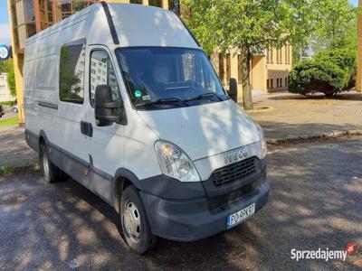 Iveco Daily brygadówka 7 osób plus duża paka. Bliźniaki