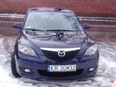 Mazda-3, z bogatym wyposażeniem i niskim przebiegiem.