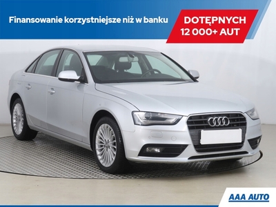 Audi A4 B8 Limousine Facelifting 2.0 TDI 150KM 2013