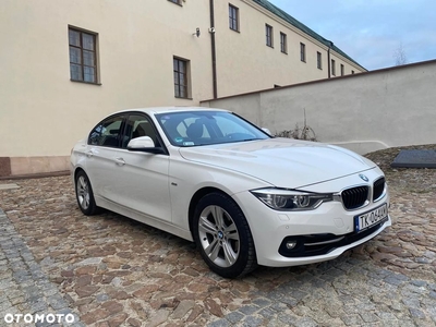 BMW Seria 3 318i Sport Line