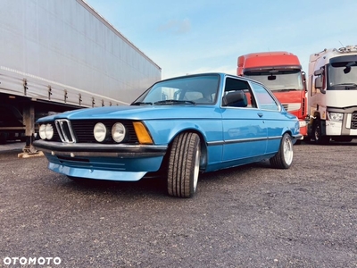 BMW Seria 3 323i