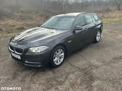 BMW Seria 5 520d xDrive Luxury Line