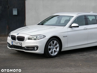 BMW Seria 5 528i xDrive Luxury Line