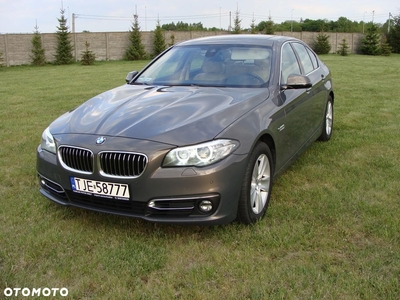 BMW Seria 5 530d xDrive Luxury Line