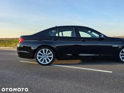 BMW Seria 5 535i Touring Luxury Line