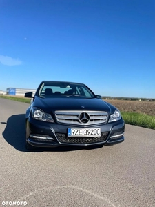 Mercedes-Benz Klasa C 180 CGI BlueEff Avantgarde