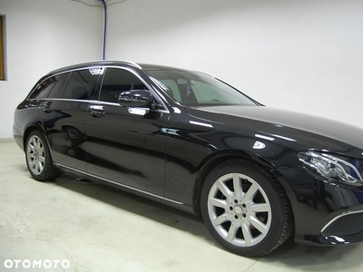 Mercedes-Benz Klasa E 220 d 4Matic T 9G-TRONIC Avantgarde