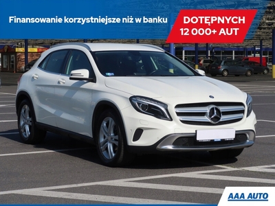 Mercedes GLA I Off-roader 1.6 180 122KM 2015