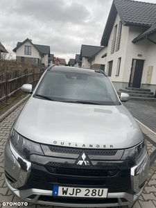 Mitsubishi Outlander 2.4 4WD Plug-In Hybrid Top