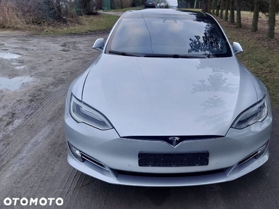 Tesla Model S Dual Motor Allradantrieb