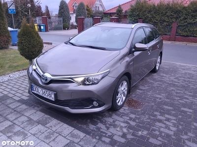 Toyota Auris Hybrid 135 Selection