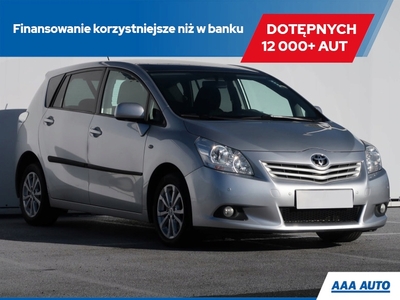 Toyota Verso Minivan 2.0 D-4D 126KM 2011