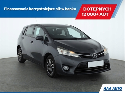 Toyota Verso Minivan Facelifting 2.0 D-4D 124KM 2013