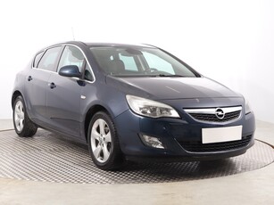 Opel Astra J , Klimatronic, Tempomat, Parktronic,ALU