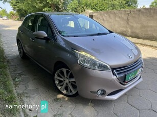 Peugeot 208 I