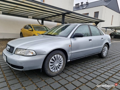 Audi A4 1.8 benzyna LPG gaz klima automatyczna sedan