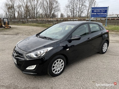 Hyundai i30 1.4 BENZYNA Klimatyzacja Ledy Serwisowany