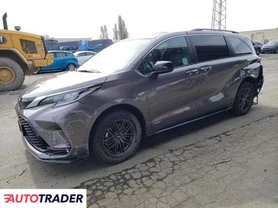 Toyota Sienna 2.0 hybrydowy 2021r. (HAYWARD)