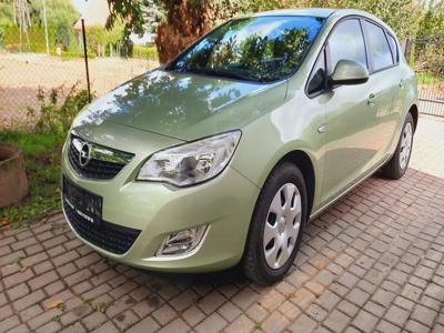 Używane Opel Astra - 27 999 PLN, 125 000 km, 2011