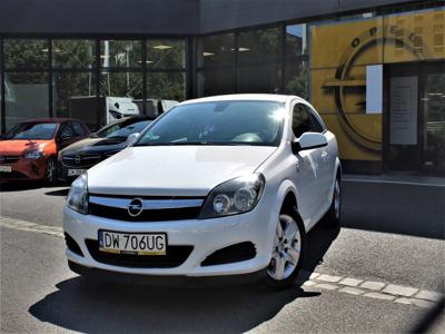 Używane Opel Astra - 18 900 PLN, 160 352 km, 2011