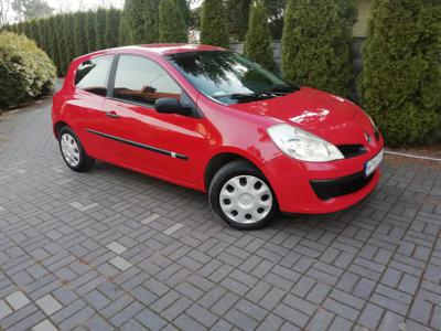 Używane Renault Clio - 8 250 PLN, 224 221 km, 2007