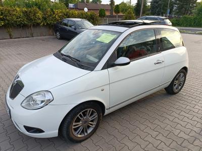 Używane Lancia Ypsilon - 13 900 PLN, 71 770 km, 2010