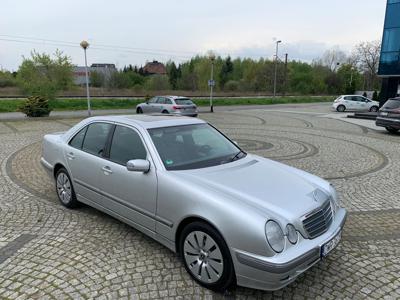 Używane Mercedes-Benz Klasa E - 35 000 PLN, 68 900 km, 2001